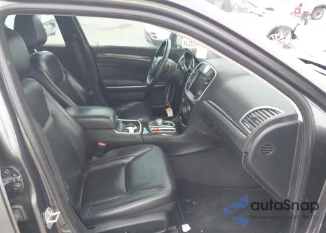 2018 Chrysler 300 Touring L из США, поврежденный, VIN 2C3CCAAG2JH320640